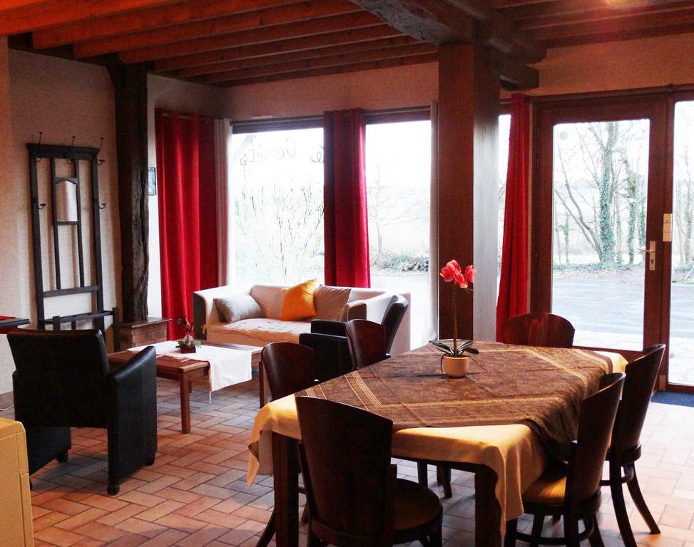 Gites De La Ferme Auberge De Mesauboin Bille Exterior photo
